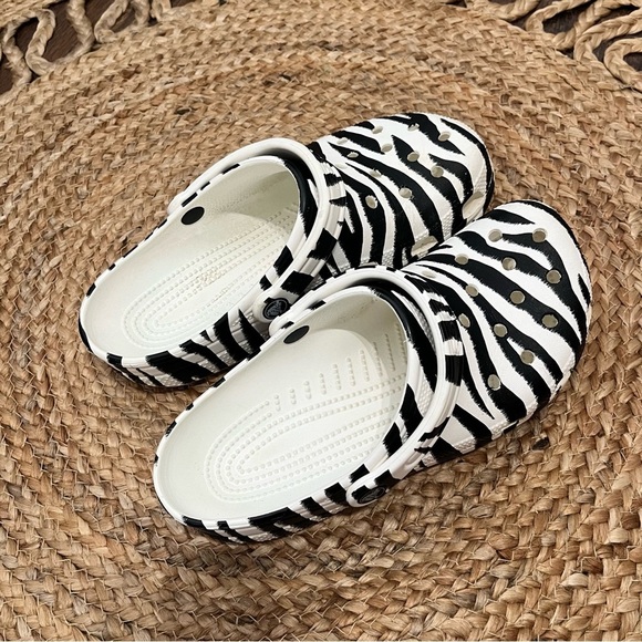 CROCS Womens Zebra Print Black & White Slip-On Platform Croc Slide Shoes Size 9 - Picture 5 of 5